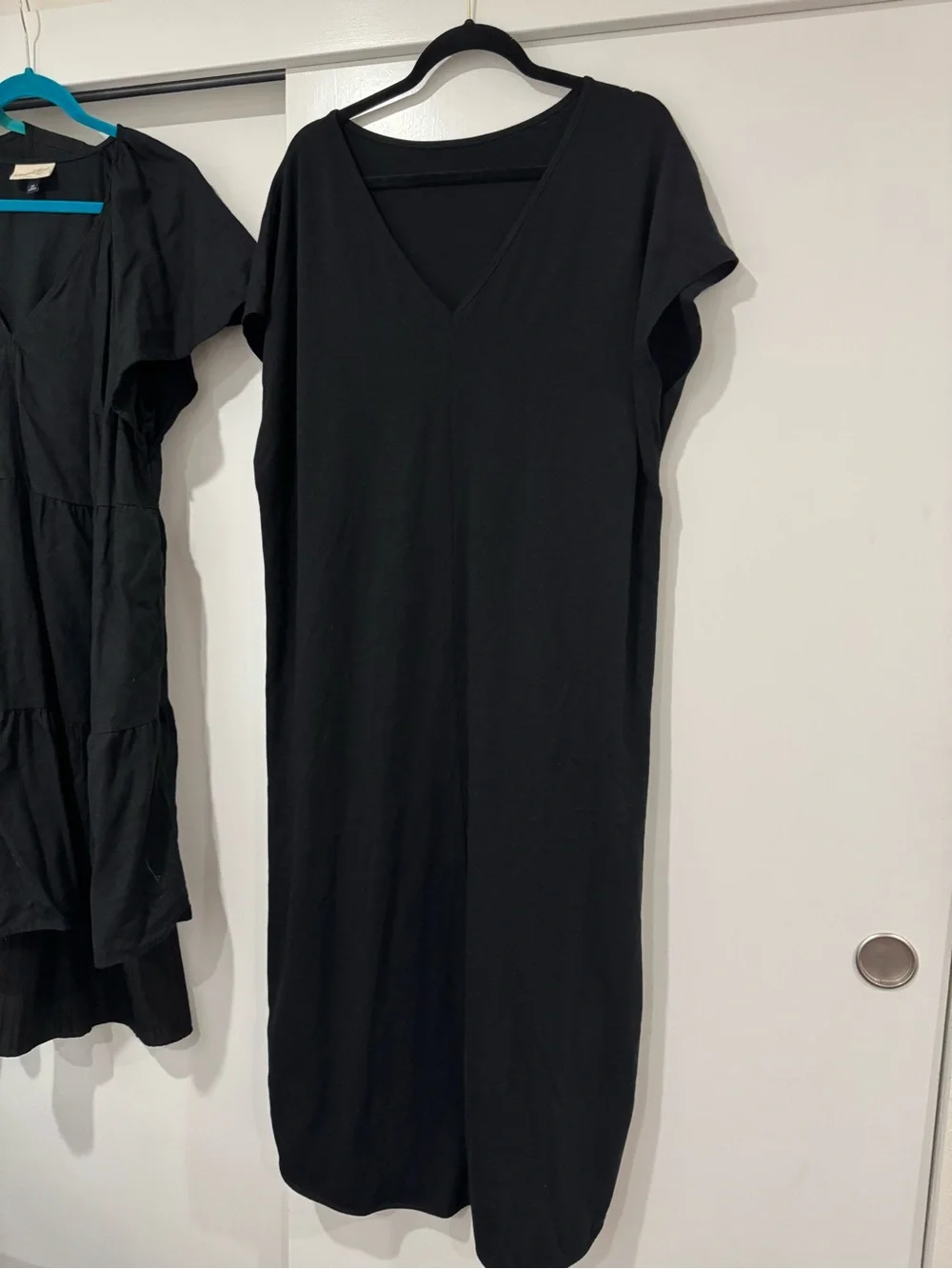 4 pack-Women’s Black Sleeve Dresses - Classic Everyday Style